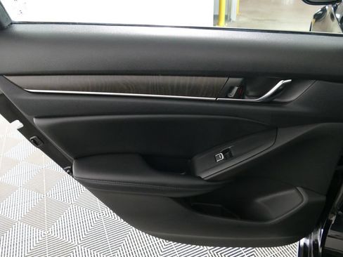 Used 2022 Honda Accord EX-L image 29