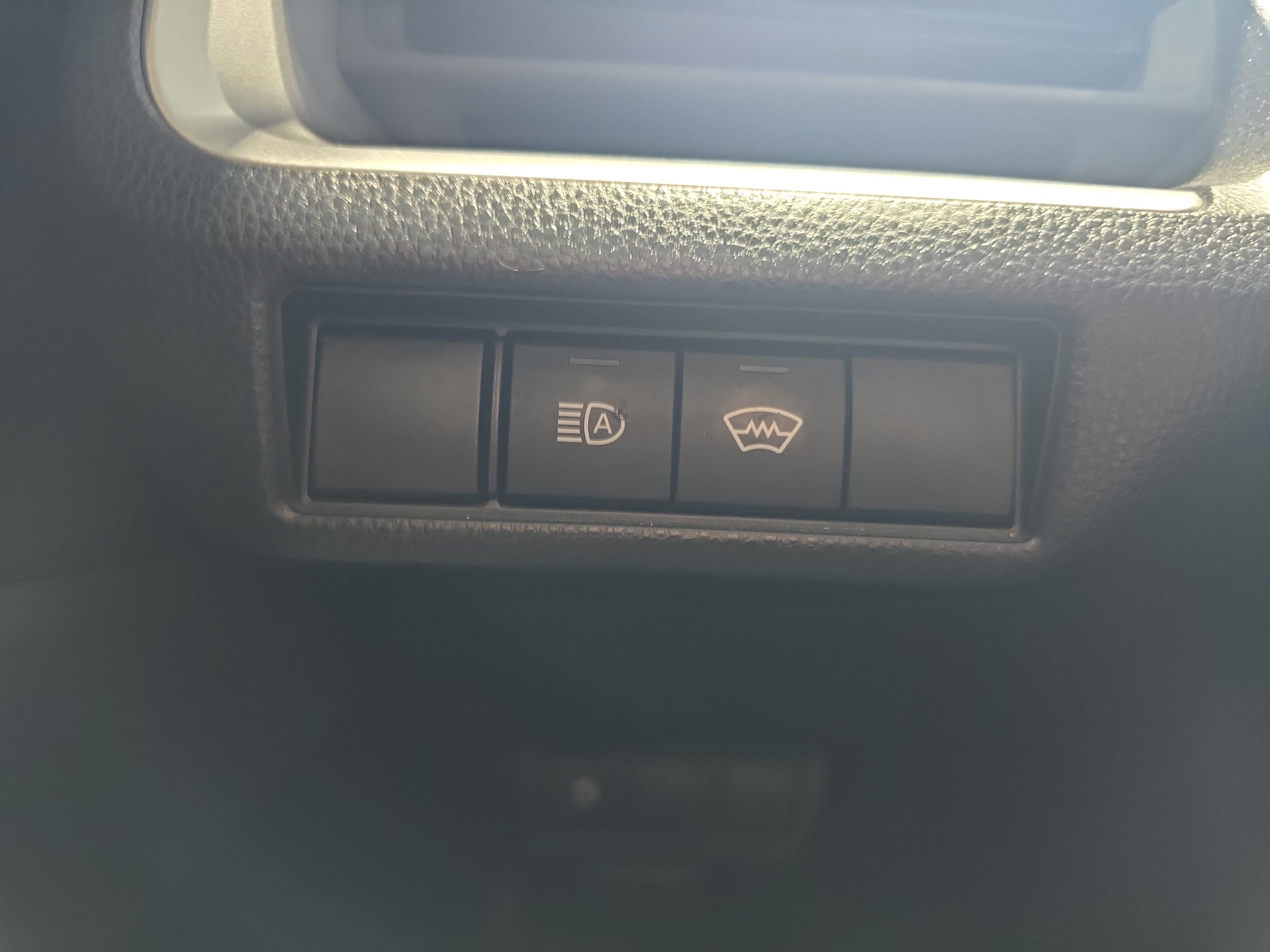 Used 2025 Toyota Prius LE FWD image 25