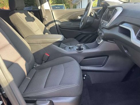 Used 2024 GMC Terrain SLE w/ Driver Convenience Package FWD image 19