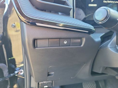 Used 2025 Nissan Kicks SR AWD/4WD image 21