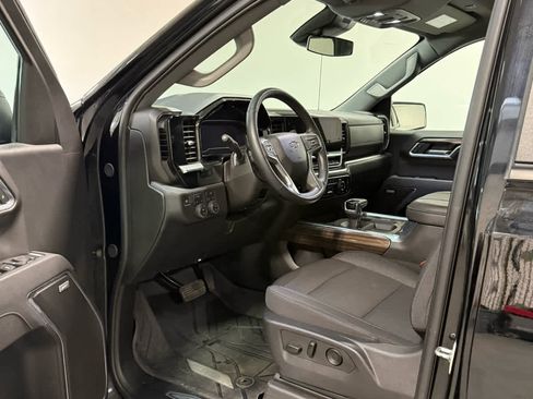 Certified 2025 Chevrolet Silverado 1500 RST w/ Rally Edition image 12