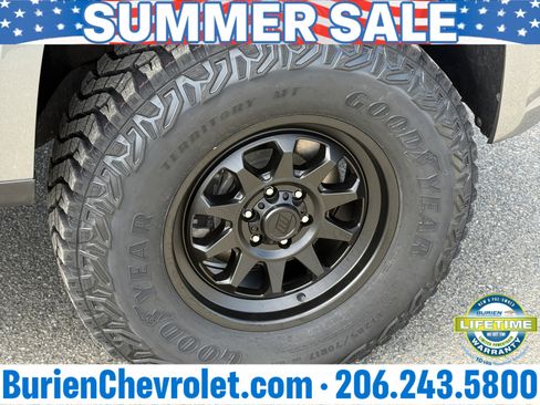 Used 2022 Chevrolet Colorado LT w/ LT Convenience Package AWD/4WD image 27