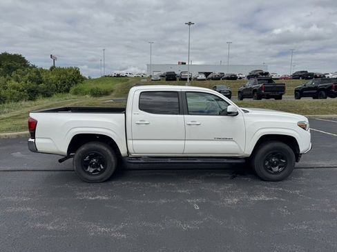 Used 2021 Toyota Tacoma SR5 image 2