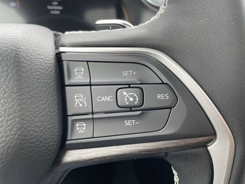 New 2025 Jeep Grand Cherokee Limited w/ Trailer Tow Package image 16