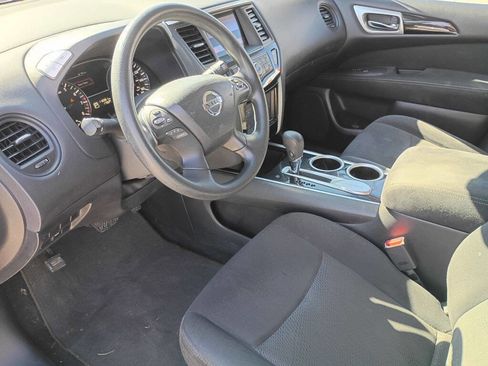 Used 2015 Nissan Pathfinder S image 9