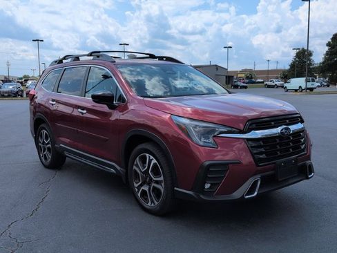 Used 2024 Subaru Ascent Touring AWD/4WD image 2