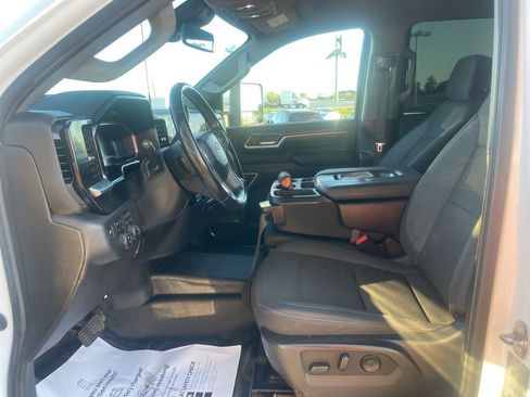 Used 2024 Chevrolet Silverado 3500 LT w/ Convenience Package image 11