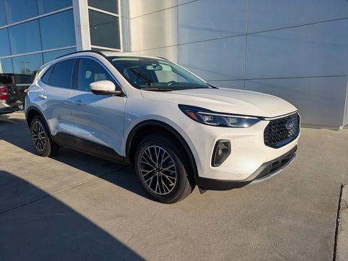 New 2026 Ford Escape SE w/ PHEV Premium Package image 2