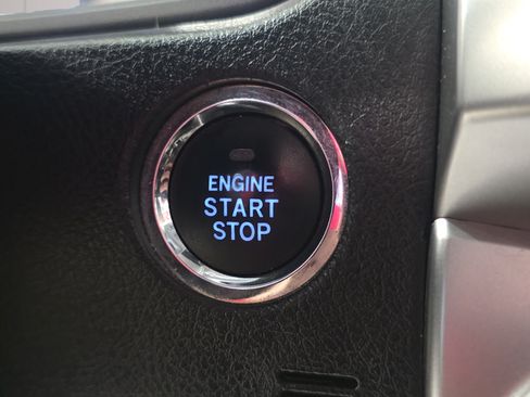 Used 2015 Toyota 4Runner Limited w/ Four Season Floor Mat Package AWD/4WD image 18