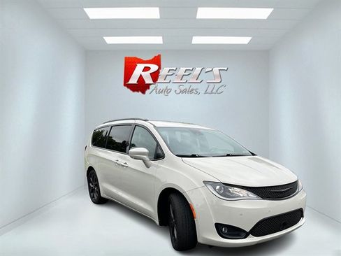 Used 2020 Chrysler Pacifica Touring-L w/ Advanced Safetytec Group FWD image 4