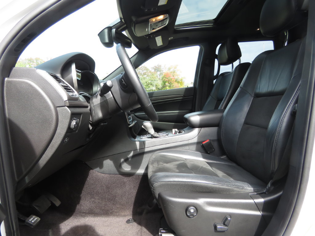 Used 2018 Jeep Grand Cherokee Altitude AWD/4WD image 10