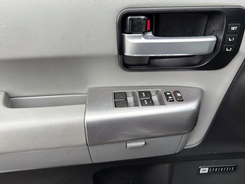 Used 2019 Toyota Sequoia Limited w/ Safety & Convenience Package AWD/4WD image 12