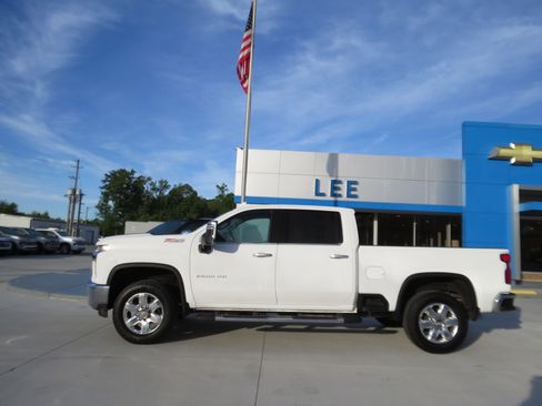 Certified 2022 Chevrolet Silverado 2500 LTZ w/ LTZ Premium Package AWD/4WD image 2