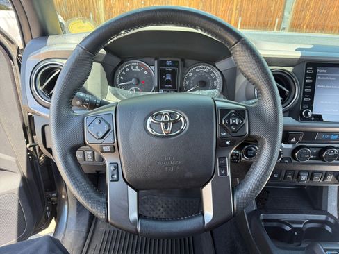 Certified 2023 Toyota Tacoma TRD Off-Road AWD/4WD image 9