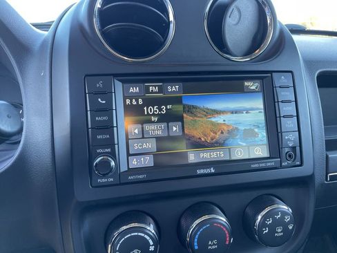 Used 2017 Jeep Patriot High Altitude image 12