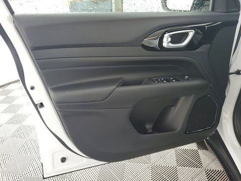 New 2026 Jeep Compass Latitude image 26