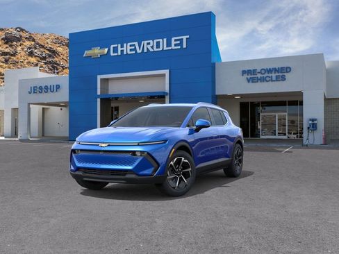 New 2026 Chevrolet Equinox EV LT image 8