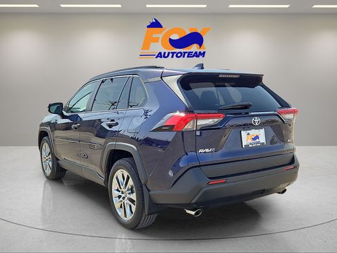 Used 2021 Toyota RAV4 XLE Premium FWD image 3