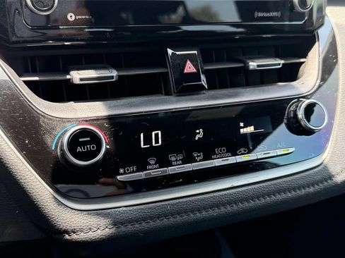 Used 2022 Toyota Corolla SE FWD image 23
