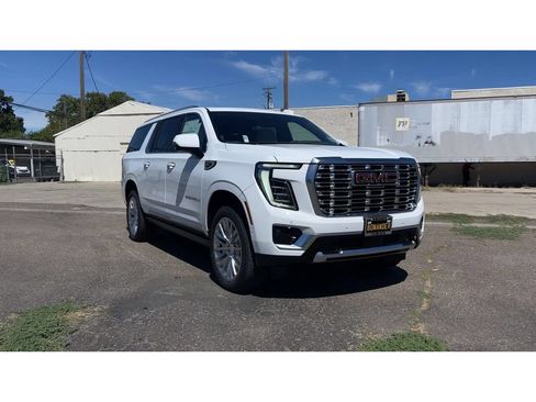 New 2026 GMC Yukon XL Denali w/ Denali Reserve Package AWD/4WD image 5