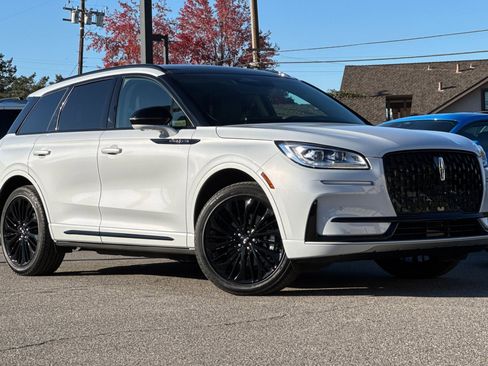 Certified 2025 Lincoln Corsair Grand Touring w/ Equipment Group 302A image 2