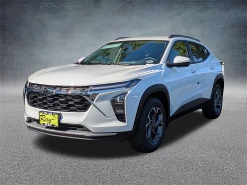 New 2026 Chevrolet Trax LT w/ Driver Confidence Package image 8