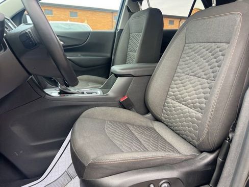 Used 2018 Chevrolet Equinox LT image 19