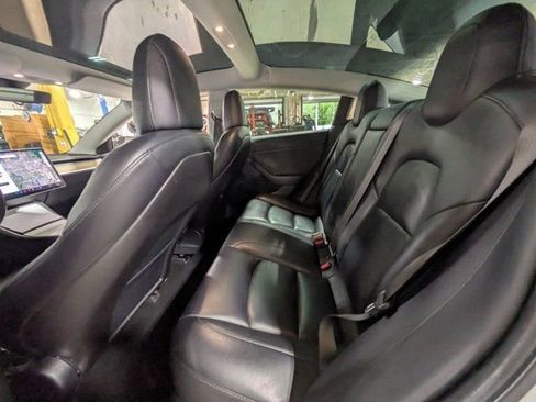 Used 2018 Tesla Model 3 Long Range image 12