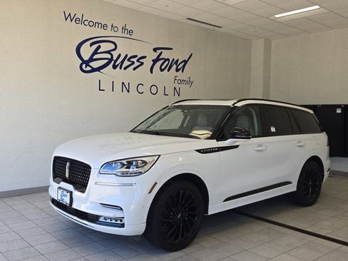 Used 2023 Lincoln Aviator Reserve w/ Equipment Group 201A AWD/4WD image 1