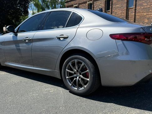 Used 2018 Alfa Romeo Giulia AWD image 6