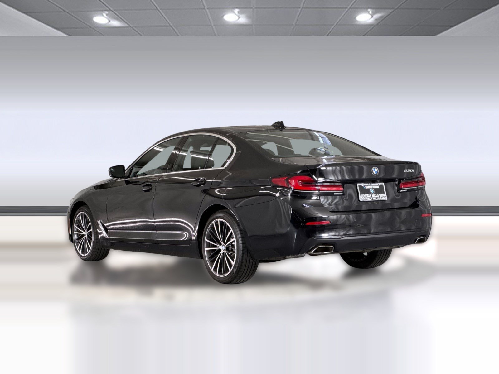 Used 2023 BMW 530i w/ Convenience Package RWD image 3