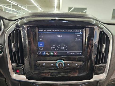 Used 2021 Chevrolet Traverse LS AWD/4WD image 22