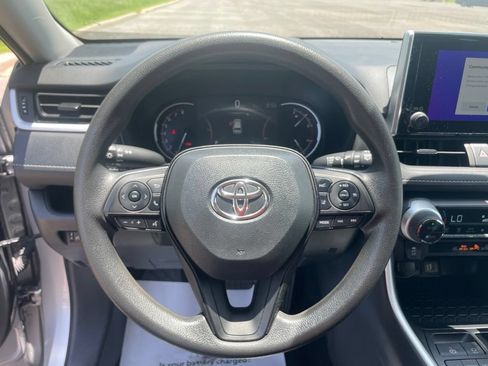 Used 2024 Toyota RAV4 XLE FWD image 25