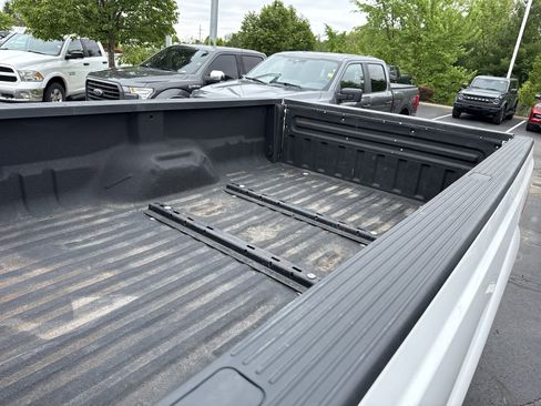 Used 2015 Ford F250 XL w/ Power Equipment Group AWD/4WD image 5