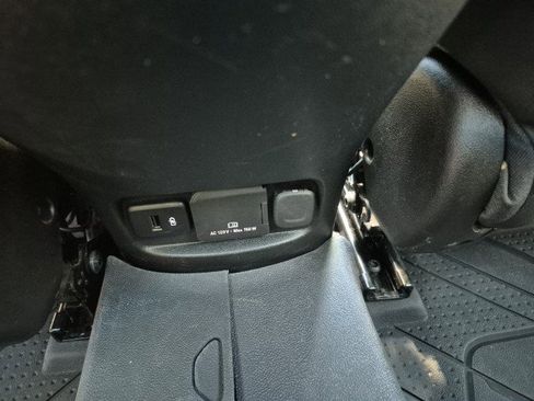 Used 2023 Chevrolet Malibu LT image 38