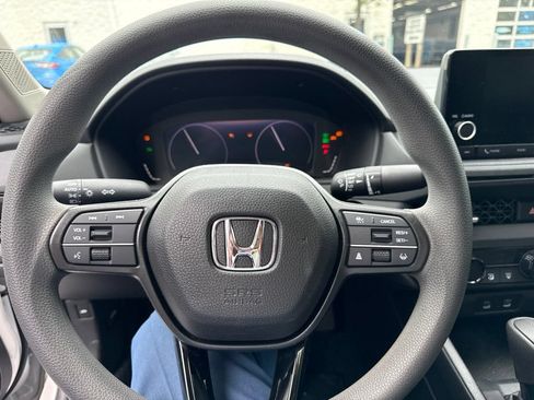 Used 2025 Honda Accord SE image 15