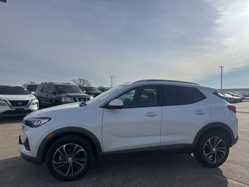 Used 2021 Buick Encore GX Essence image 10