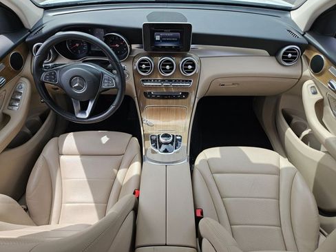 Used 2018 Mercedes-Benz GLC 300 4MATIC image 17