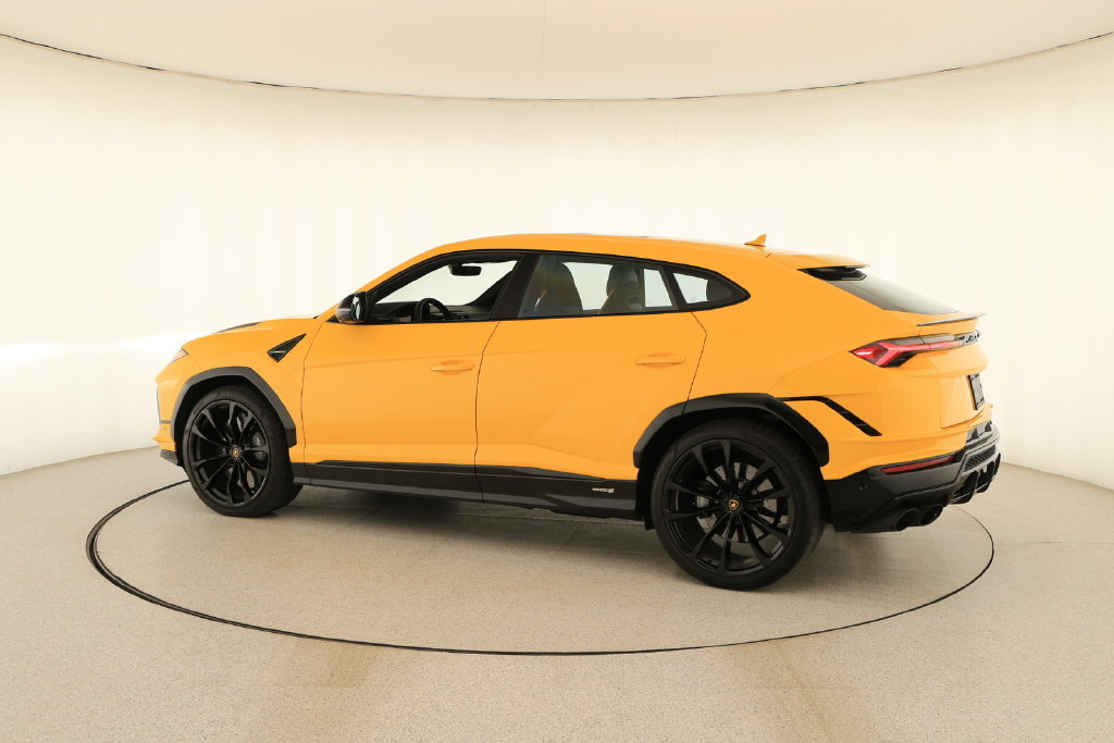 Used 2024 Lamborghini Urus S AWD/4WD image 3