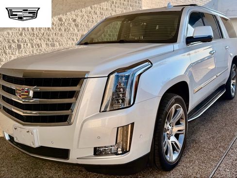 Used 2017 Cadillac Escalade ESV Luxury image 1