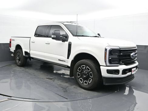 Used 2025 Ford F250 Platinum AWD/4WD image 6