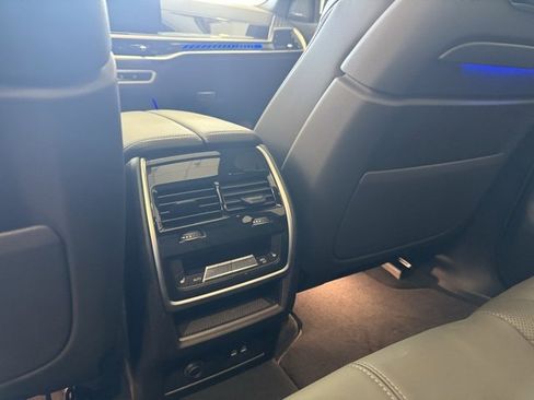 Used 2025 BMW X5 M60i w/ Executive Package image 17