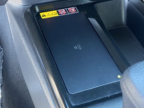 Used 2025 Toyota Camry SE image 22