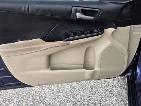 Used 2014 Toyota Camry LE FWD image 25