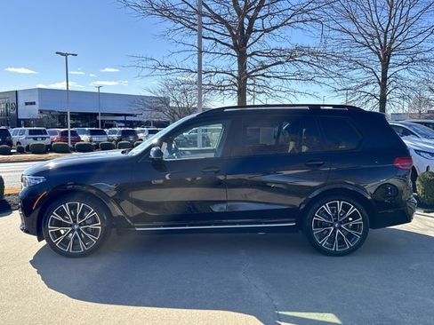 Used 2021 BMW X7 xDrive40i w/ M Sport Package image 2