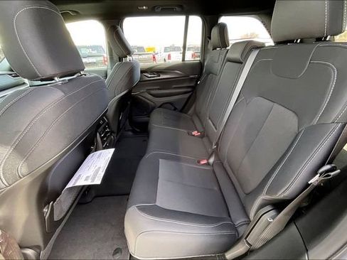 New 2026 Jeep Grand Cherokee Laredo image 10