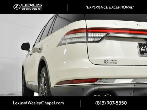 Used 2020 Lincoln Aviator Reserve w/ Equipment Group 202A image 9