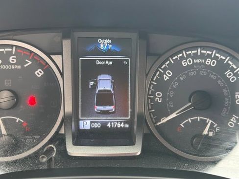 Used 2023 Toyota Tacoma TRD Off-Road w/ TRD Premium Off Road Package AWD/4WD image 24