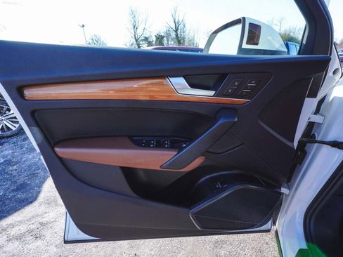 Used 2021 Audi Q5 2.0T Premium w/ Convenience Package image 9