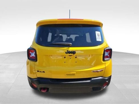 Used 2023 Jeep Renegade Trailhawk w/ Trailhawk Elite Group image 5